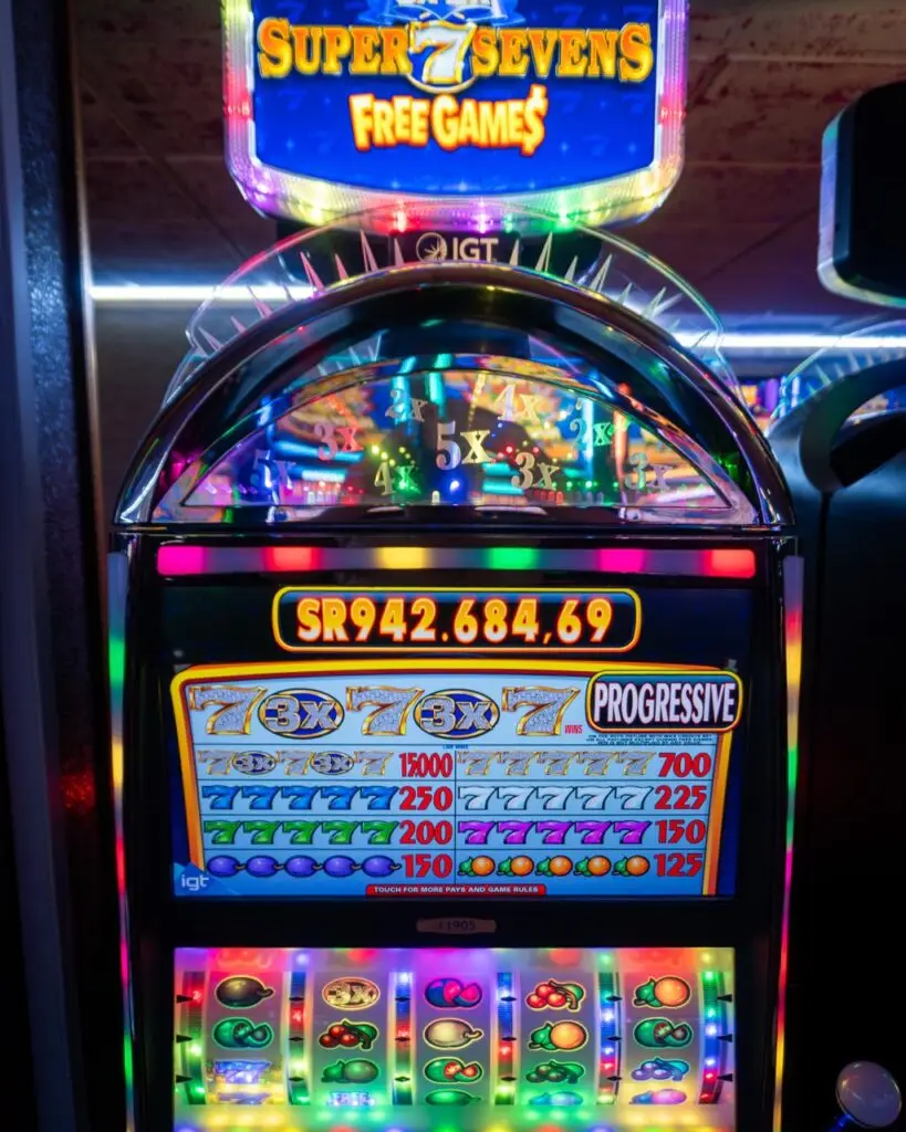 Super 7s machine